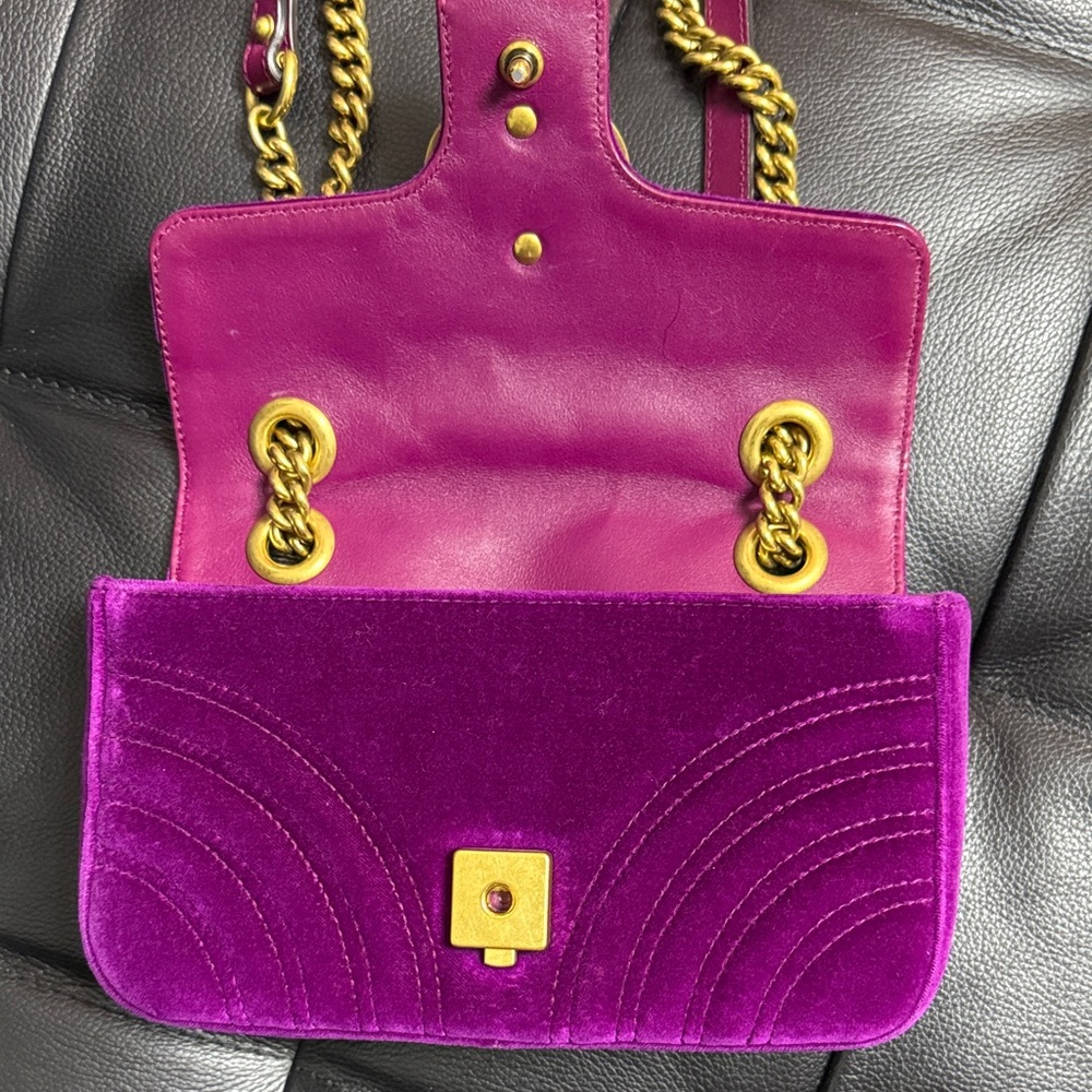 GUCCI Medium Sz Purple-Pinkish Velvet Gold Chain Shoulder/Crossbody Bag - Picture 8 of 16